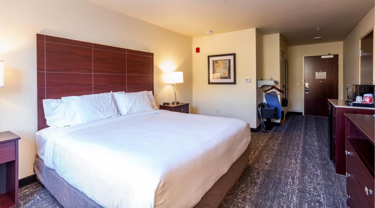 Cobblestone Inn & Suites - Brookville Екстериор снимка