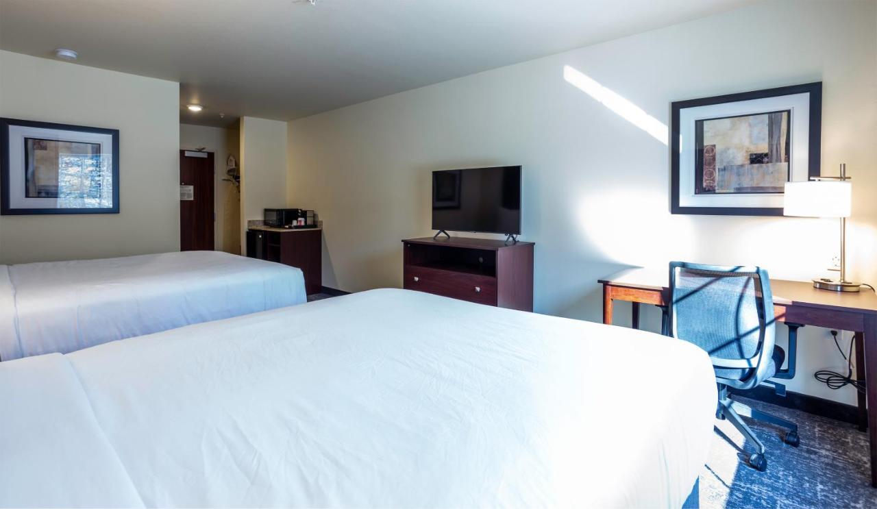 Cobblestone Inn & Suites - Brookville Екстериор снимка
