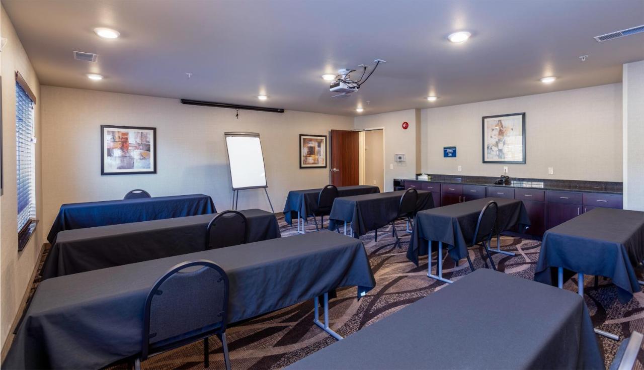 Cobblestone Inn & Suites - Brookville Екстериор снимка