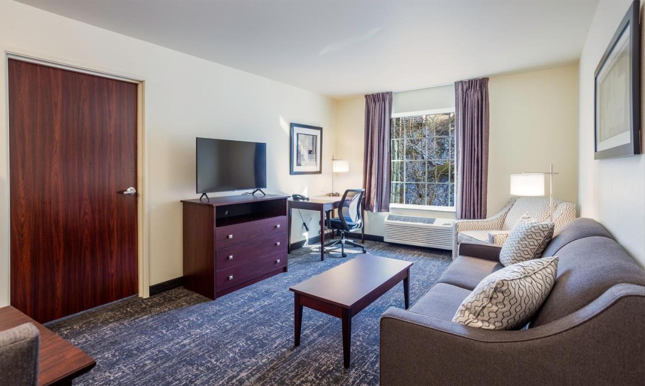 Cobblestone Inn & Suites - Brookville Екстериор снимка
