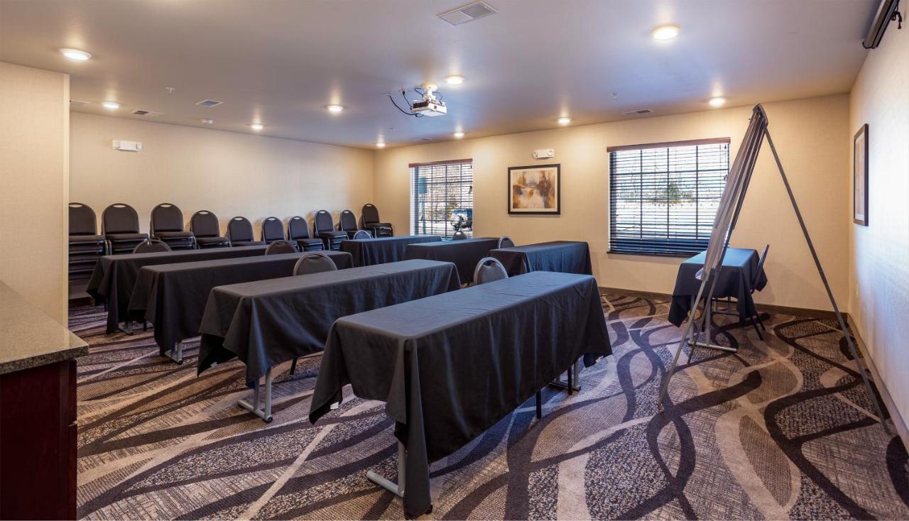 Cobblestone Inn & Suites - Brookville Екстериор снимка