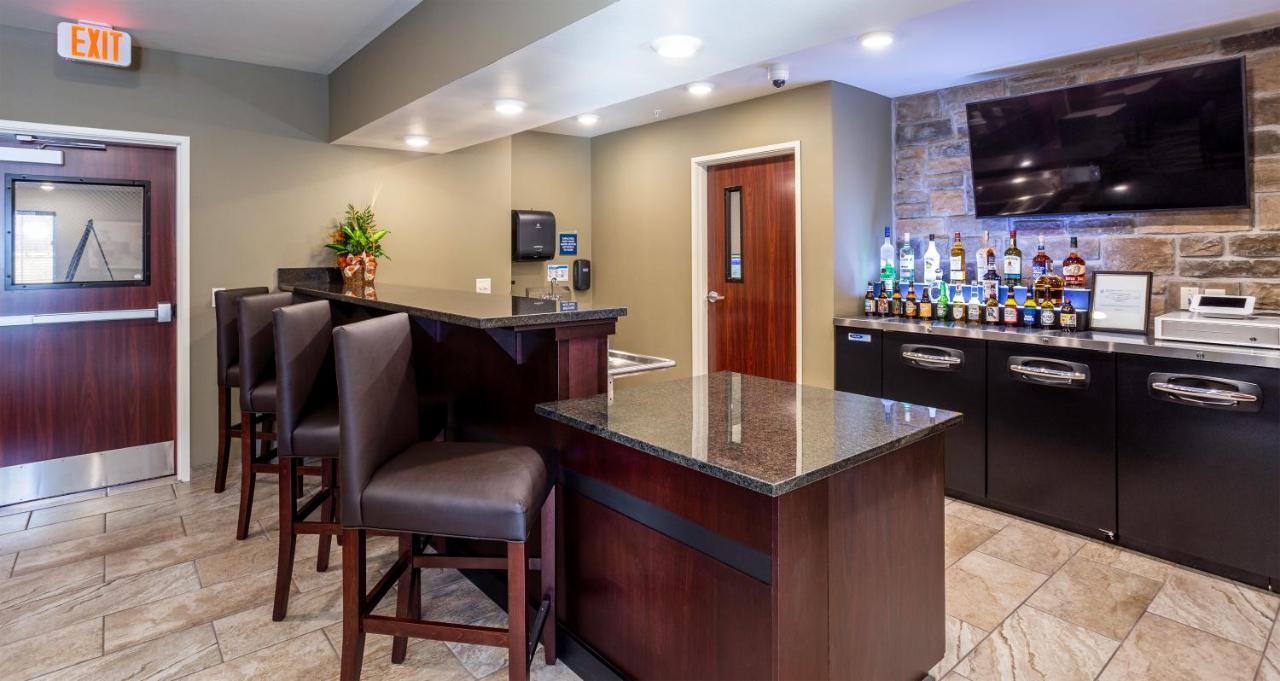 Cobblestone Inn & Suites - Brookville Екстериор снимка