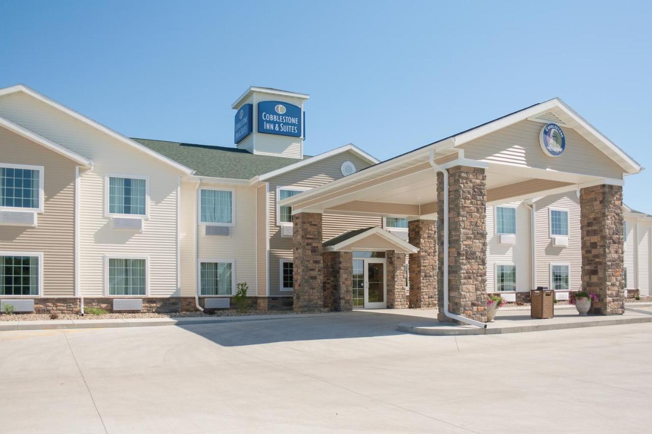 Cobblestone Inn & Suites - Brookville Екстериор снимка
